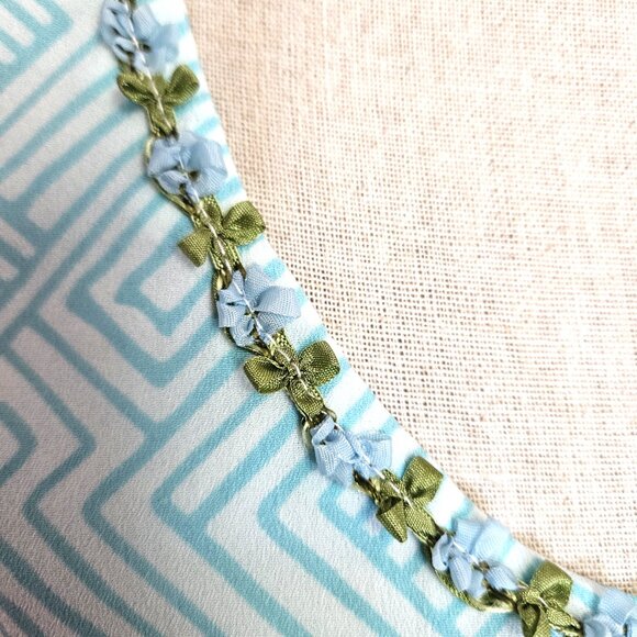 Size M Long Sleeve Blouse Floral Trim New - Picture 5 of 13